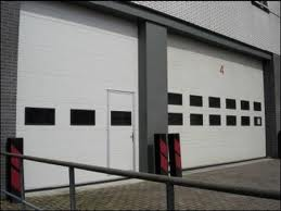 USI DE GARAJ SECTIONALE INDUSTRIALE, CU ACCESORII